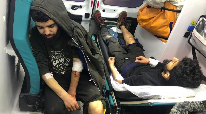 Önce darp edip sonra üzerlerine köpekleri salmışlar: 4 göçmen yaralı