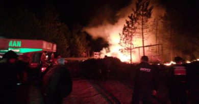 Orman işçilerinin kaldığı sayvan alevlere teslim oldu