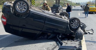 Pendik’de refüje çarpan otomobil takla attı: 1 yaralı