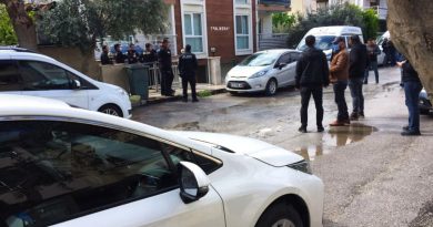Polis memuru yalnız yaşadığı apartta ölü bulundu