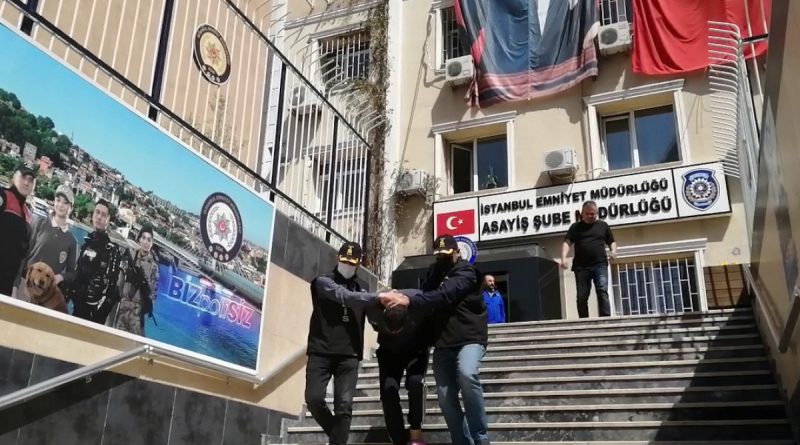 Polis memurunun kafasına cisim atarak şehit eden zanlı tutuklandı