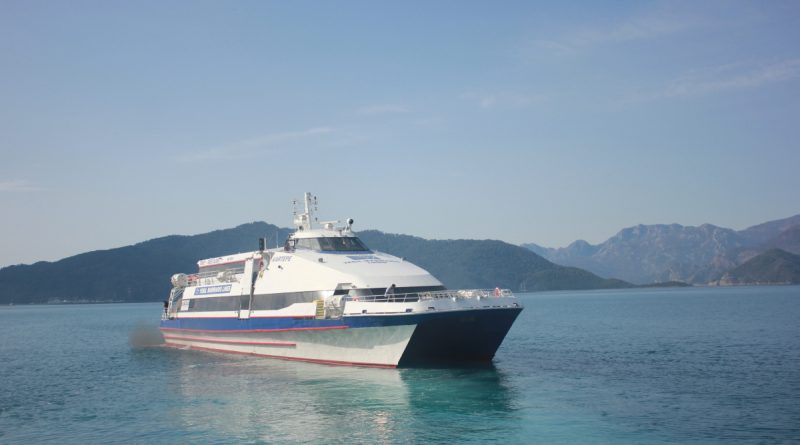 Rodos’a giden araba vapuru Marmaris’e geri döndü