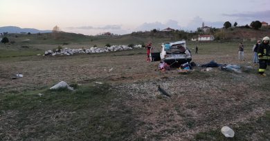 Seydikemer’de otomobil şarampole devrildi:1 ölü, 5 yaralı