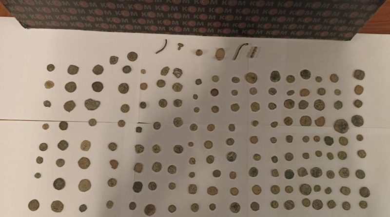 Sikkeleri piyasaya süremeden yakalandı