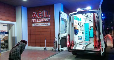 Silahla oynayan zabıta memuru kazara kafasından kendini vurdu