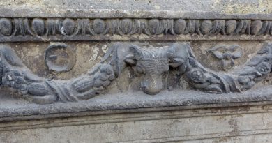 Sinop Kalesi’nin surlarında 2 bin 500 yıllık kırlent ortaya çıktı