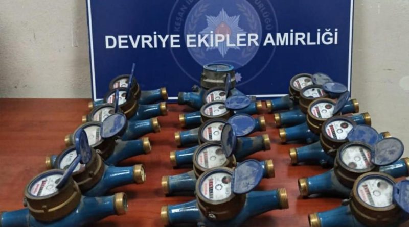 Su sayaçlarını çalan hırsızlar aynı gün yakalandı