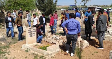 Sulama kanalına düşen araçta ölen 3 kişinin cenazesi defnedildi