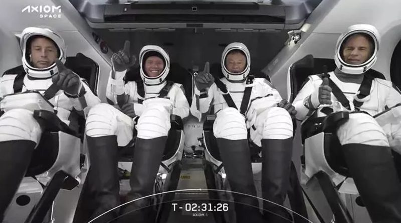 Tarihte bir birincil! 8 sivil uzaya gönderildi: Birey başı bakın ne değin ödediler