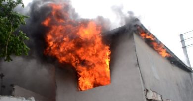 Tekirdağ'da korkutan yangın: Metruk ev alev topuna döndü