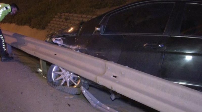 TEM otoyolunda kontrolü kaybeden sürücü su kanalına uçtu