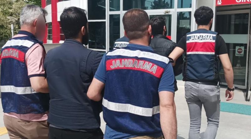 Terör operasyonunda gözaltına alınan şahıslar adliyeye sevk edildi