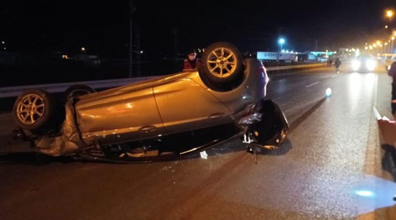 Trafik kazası geçiren nişanlı çifti ecel ayırdı