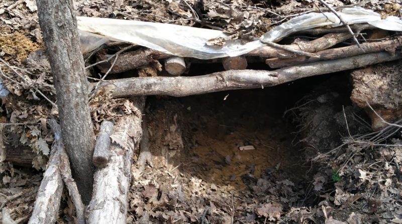 Tunceli’de teröristlere ait 2 sığınak imha edildi