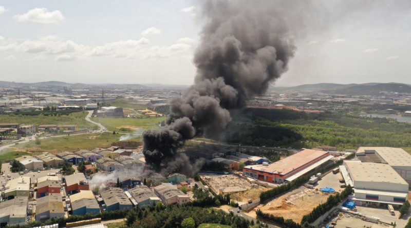 Tuzla’da fabrikada şiddetli patlama: 3 kişi hayatını kaybetti, 9 kişi hafif yaralandı