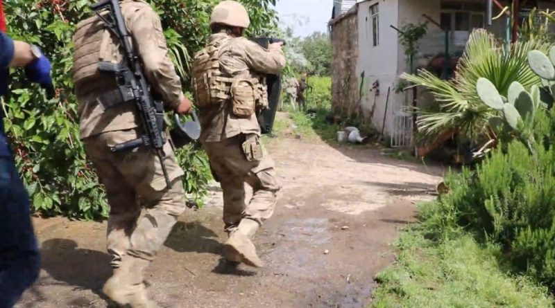 Uyuşturucu satıcılarına jandarmadan nefes kesen operasyon