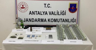 Uyuşturucu tacirinin evinde 42 adet sahte 100 Dolar bulundu