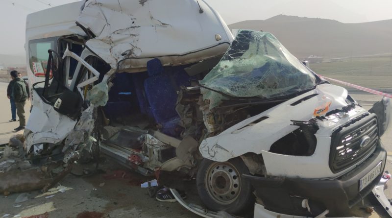 Van’da trafik kazası: 9 yaralı