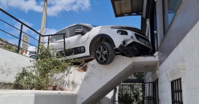 Vitesi karıştırınca işletmeye çarptı