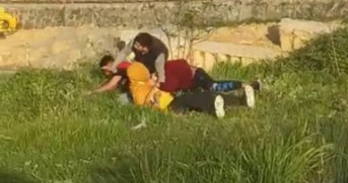 Yabancı uyrukluların tekme tokat kavgası kamerada