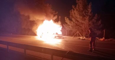 Yanan araç kullanılmaz hale geldi