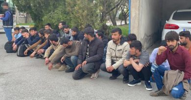 Yolcu otobüsünde seyahat eden 25 kaçak göçmen yakalandı