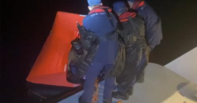 Yunanistan unsurları geri itti, Türk Sahil Güvenlik kurtardı