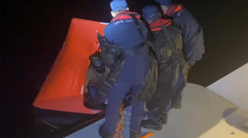 Yunanistan unsurları geri itti, Türk Sahil Güvenlik kurtardı