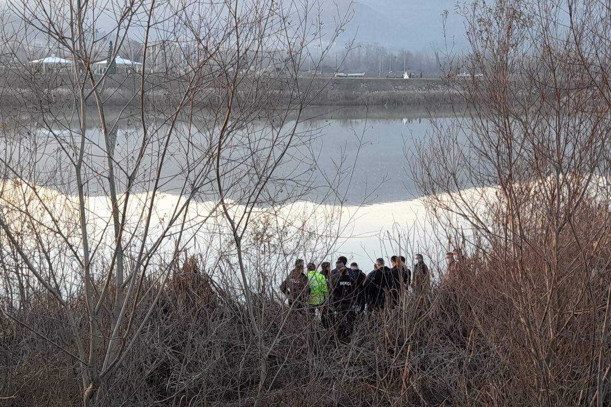 11 yıllık arkadaşının cesedi elleri ve ayakları bağlı halde bulundu