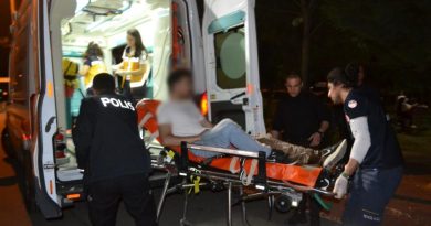 16 yaşındaki genç, arkadaşı tarafından bıçaklandı