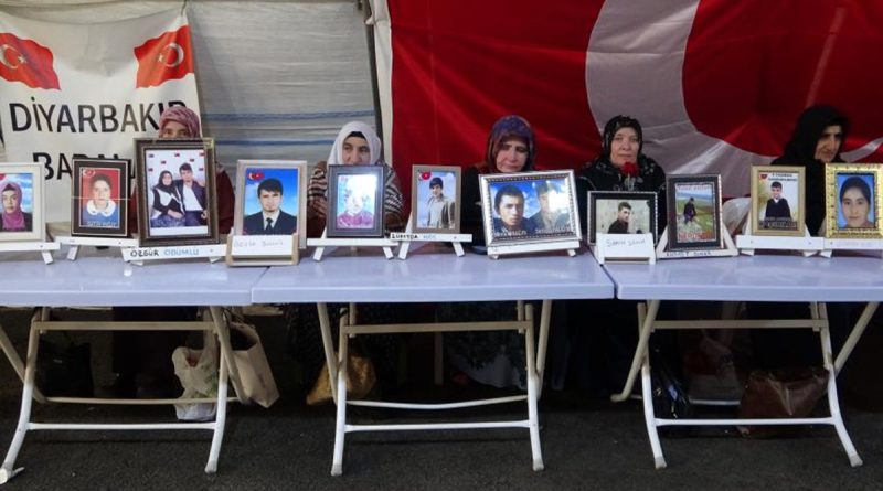 Aileler direnişlerini sürdürüyor