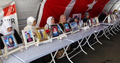 Ailelerin kararlı direnişi 985’inci gününde