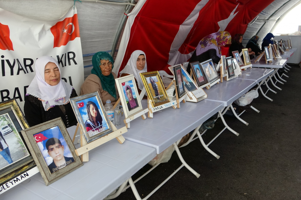 Ailelerin kararlı direnişi 987’nci gününde