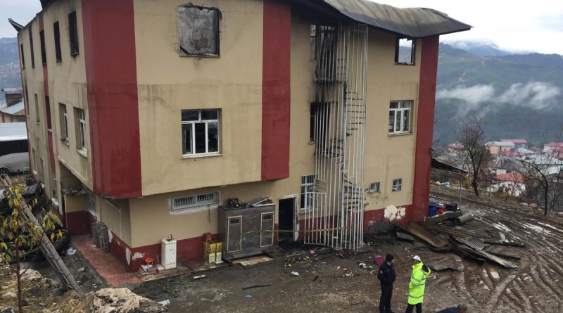 Aladağ yurt yangını davasında 8 kişiye hapis cezası