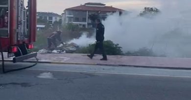 Alev alev yanan ambalaj atığı toplama kamyonu kullanılamaz hale geldi