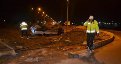 Alkollü sürücü takla atan otomobilden burnu bile kanamadan çıktı