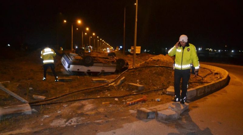 Alkollü sürücü takla atan otomobilden burnu bile kanamadan çıktı