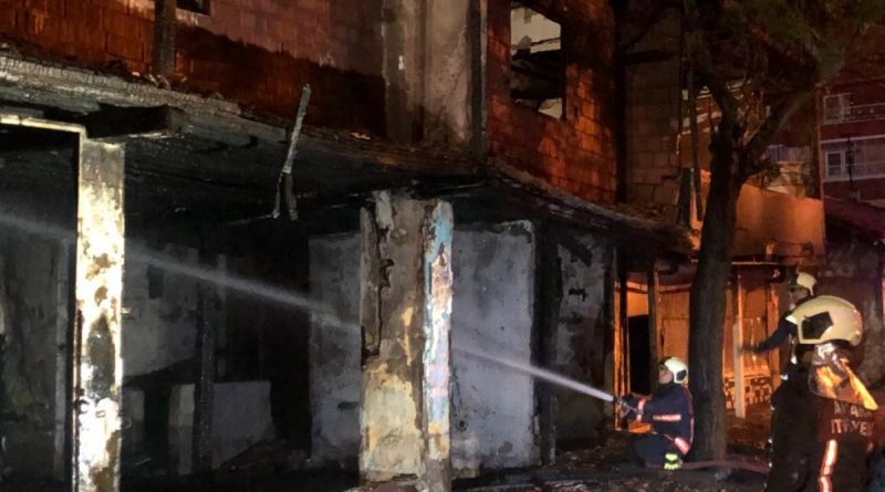 Ankara’da 2 katlı gecekonduda yangın çıktı: Evdeki yaşlı kadını komşuları kurtardı