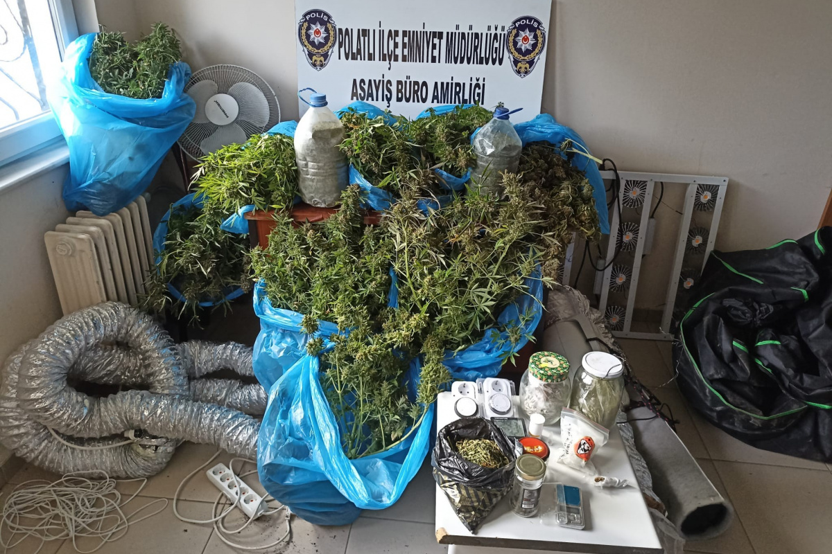 Ankara’da evinin balkonunda esrar yetiştiren şüpheli gözaltına alındı