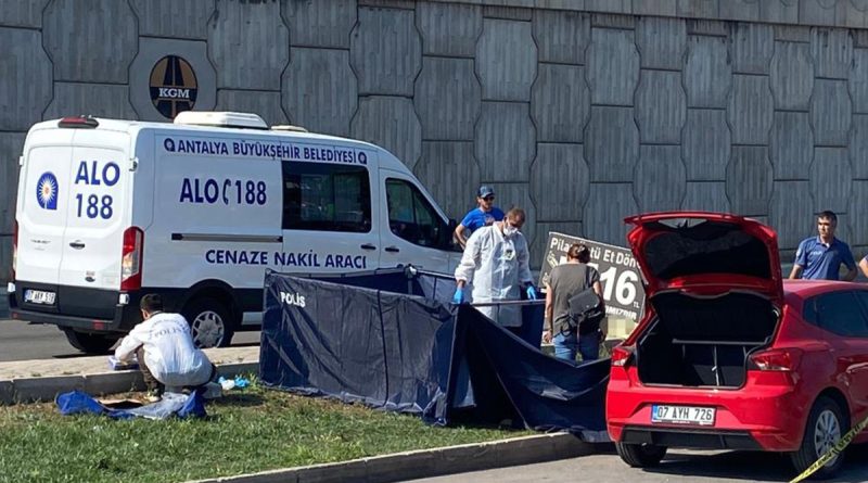 Antalya'da 34 yaşındaki genç, araç içerisinde ölü bulundu