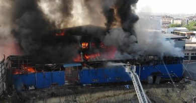 Arnavutköy'de 7 saattir devam eden yangını söndürme çalışmaları sürüyor