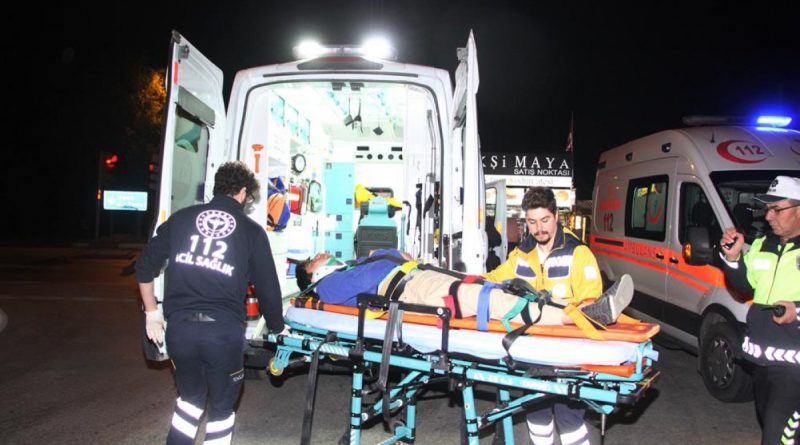 Asker eğlencesinden dönen gençler kaza yaptı: 6 yaralı