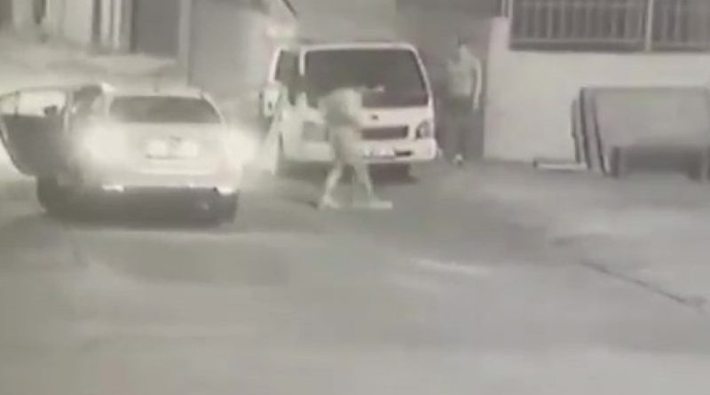 Ataşehir’de 10 bin TL’lik akü çalan hırsızlar kıskıvrak yakalandı