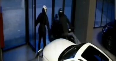 Bağcılar'da motor hırsızlığı güvenlik kamerasına yansıdı