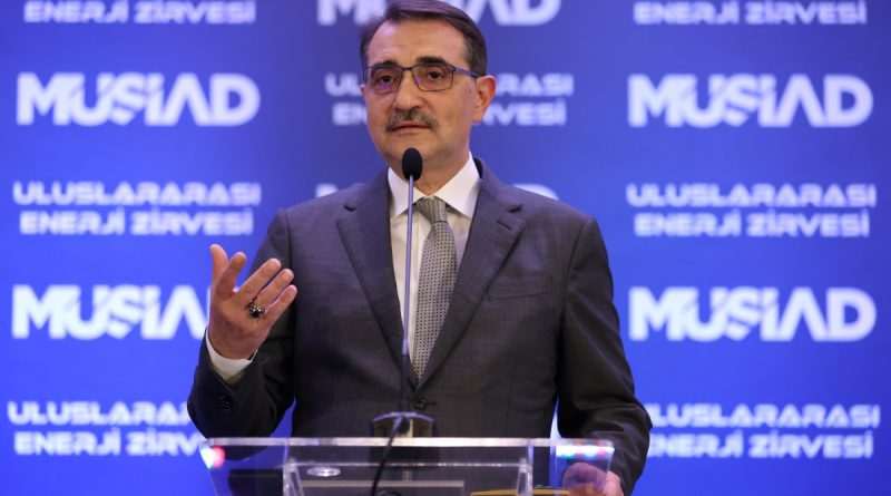 Bakan Dönmez: 'Bugün artık kurulu gücü 100 bin megavatı geçen bir Türkiye var'