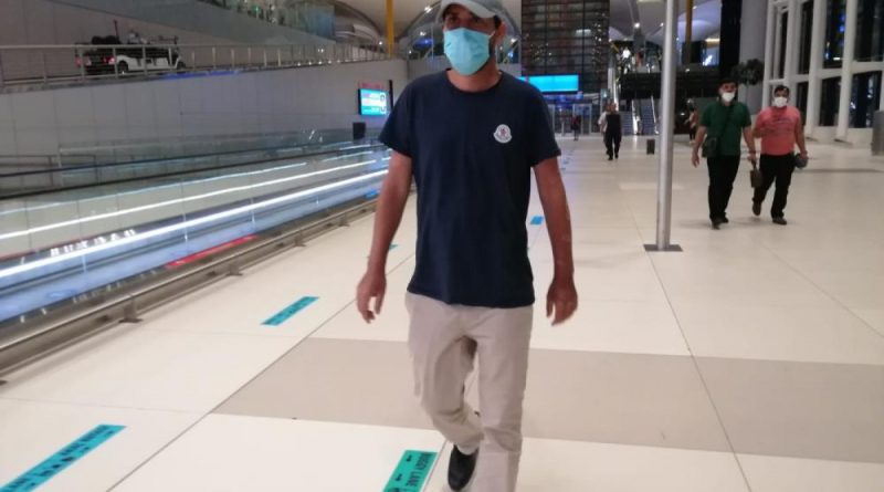 Bali’de balıkçıların kurtardığı Türk gemi kaptanı yurda döndü