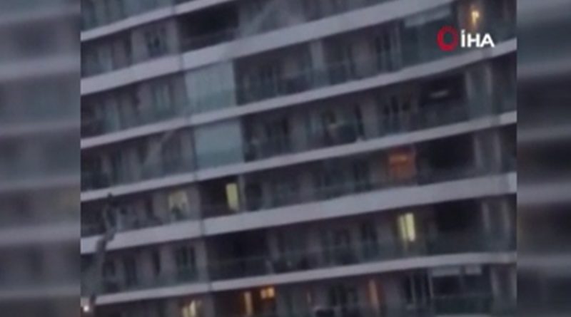 Başakşehir'de rezidansta korkutan yangın