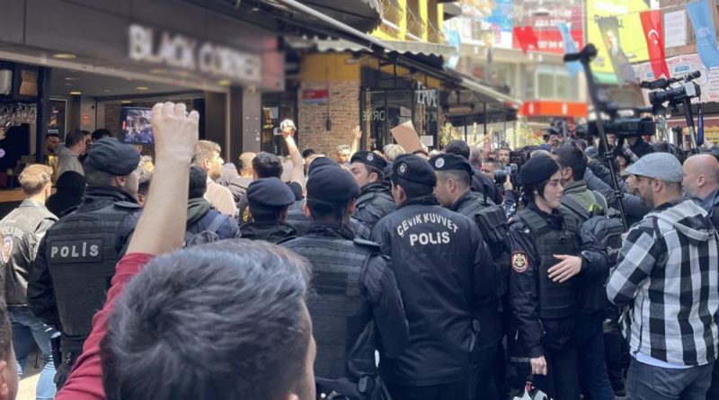 Beşiktaş'tan Taksim'e çıkmaya çalışan göstericilere müdahale