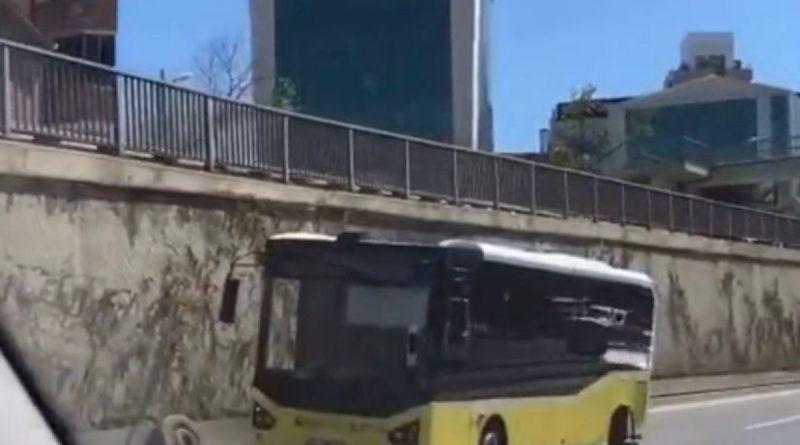 Beykoz’da kaza yapan İETT otobüsünün lastiği yola savruldu
