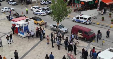 Beylik tabancasından çıkan kurşunla vurulan polis memuru hayatını kaybetti